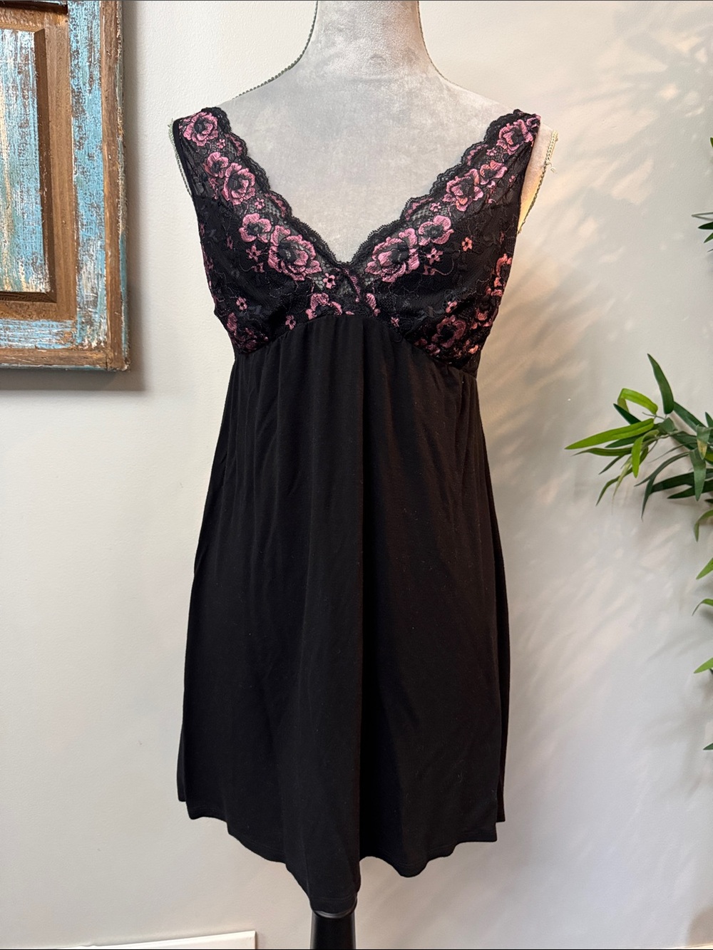 Thalia Sodi Black Chemise with Pink Floral Lace EUC M